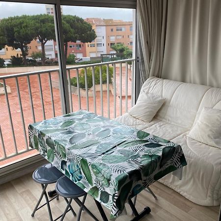 Studio Avec Belle Vue Sur Le Port Apartment Agde Exterior photo